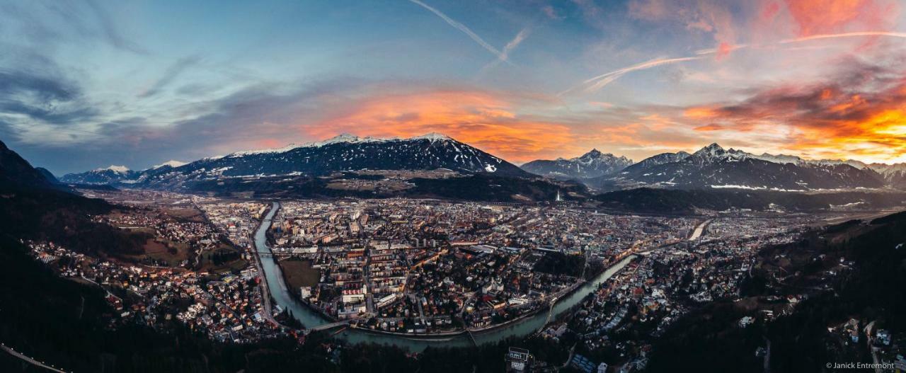 Charming, Central, Spacious Apartment Innsbruck Buitenkant foto